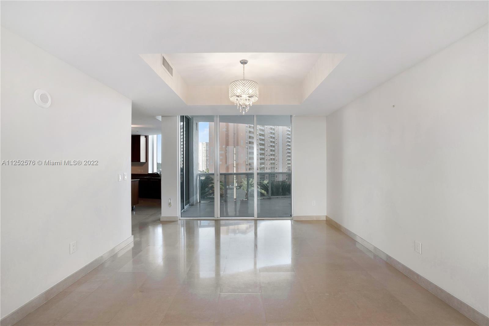 See details 404 3 / 4 2354 sq. ft. $ 2022-08-05 0 Photo