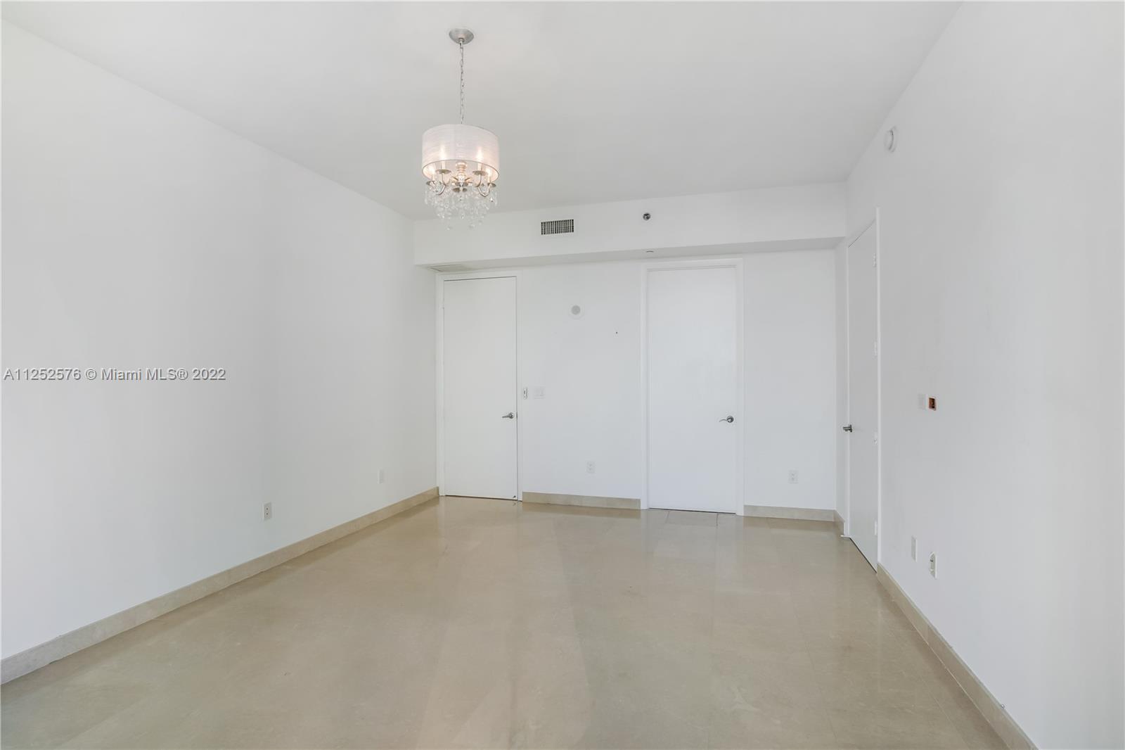 See details 404 3 / 4 2354 sq. ft. $ 2022-08-05 0 Photo