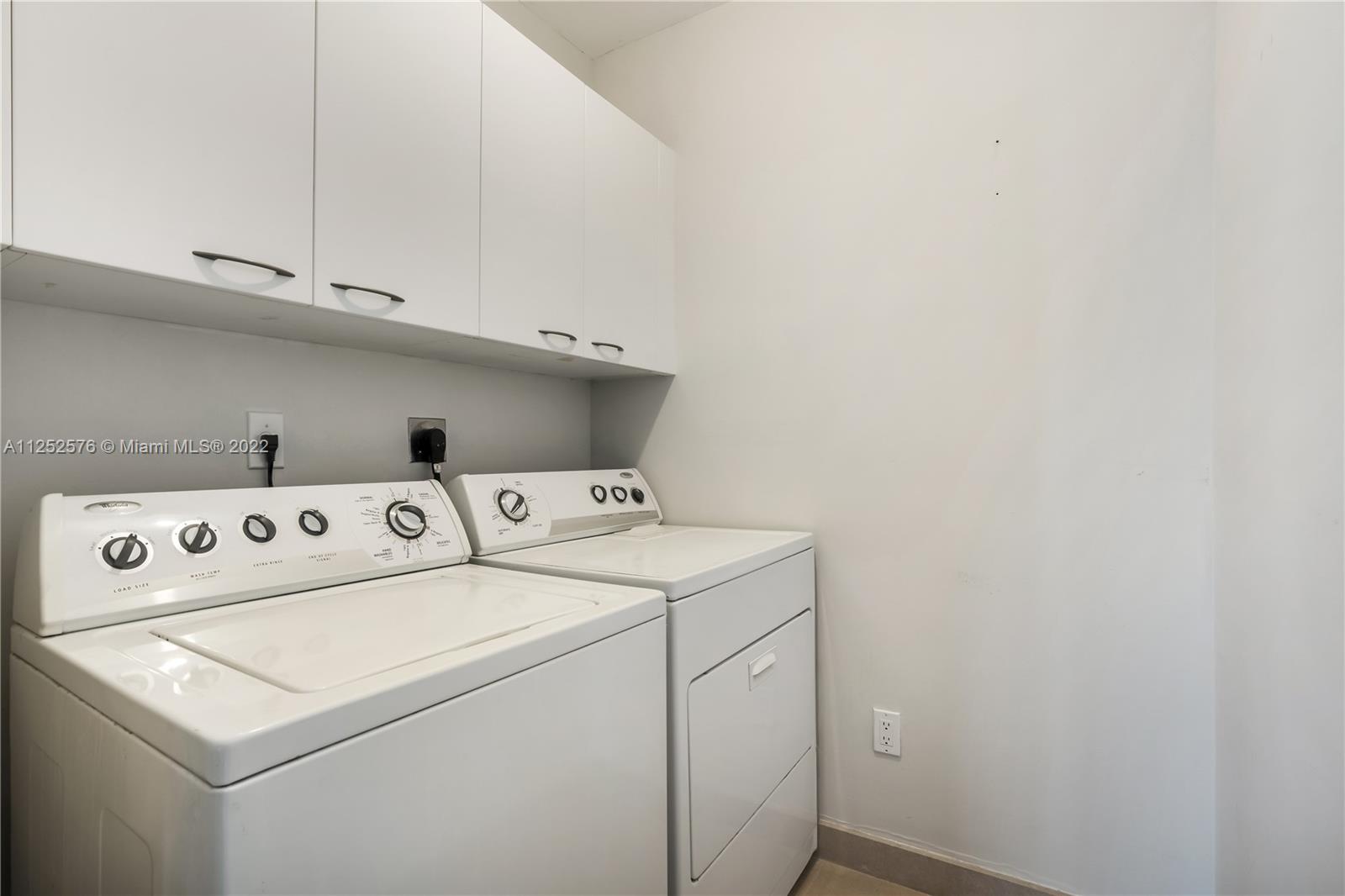 See details 404 3 / 4 2354 sq. ft. $ 2022-08-05 0 Photo