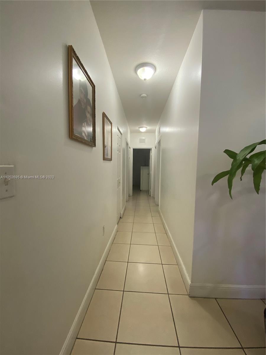 See details / 2715 sq. ft. $ 2022-11-23 0 Photo
