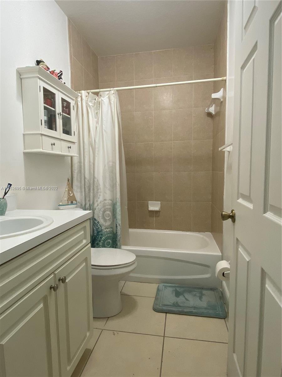 See details / 2715 sq. ft. $ 2022-11-23 0 Photo