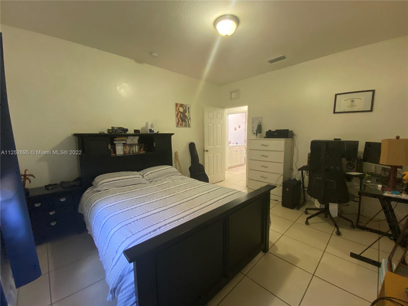 See details / 2715 sq. ft. $ 2022-11-23 0 Photo