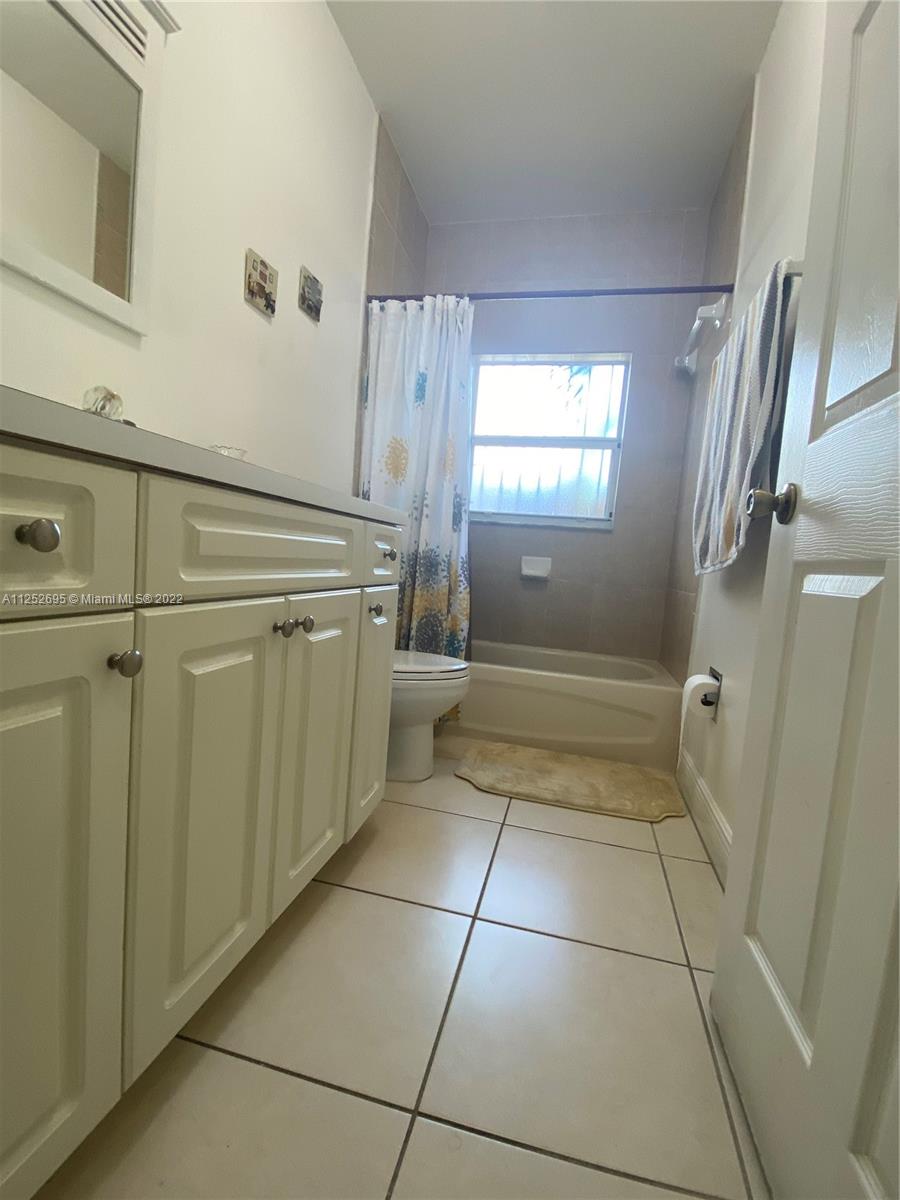 See details / 2715 sq. ft. $ 2022-11-23 0 Photo