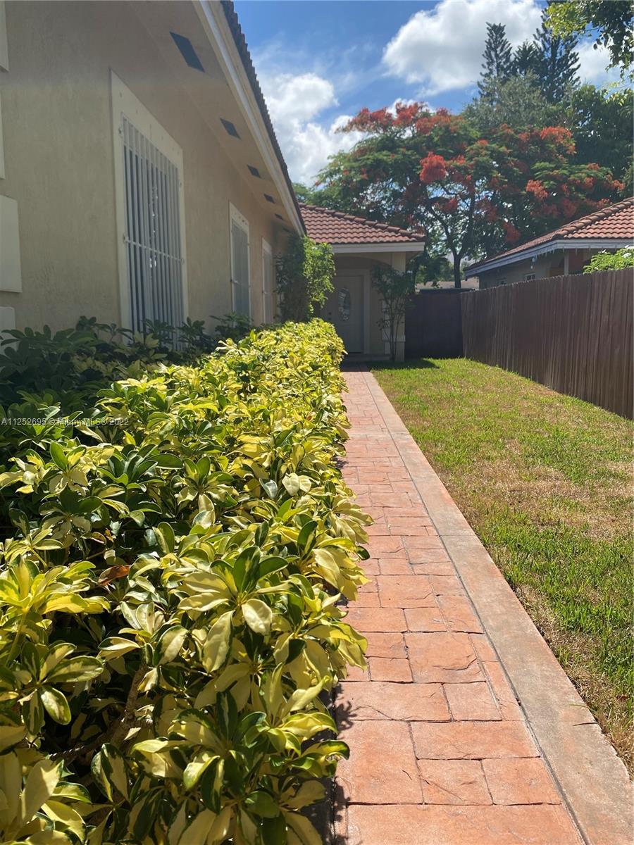 See details / 2715 sq. ft. $ 2022-11-23 0 Photo