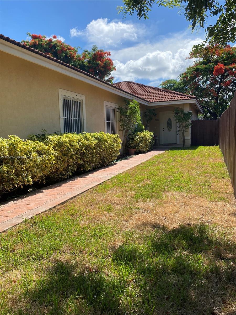 See details / 2715 sq. ft. $ 2022-11-23 0 Photo