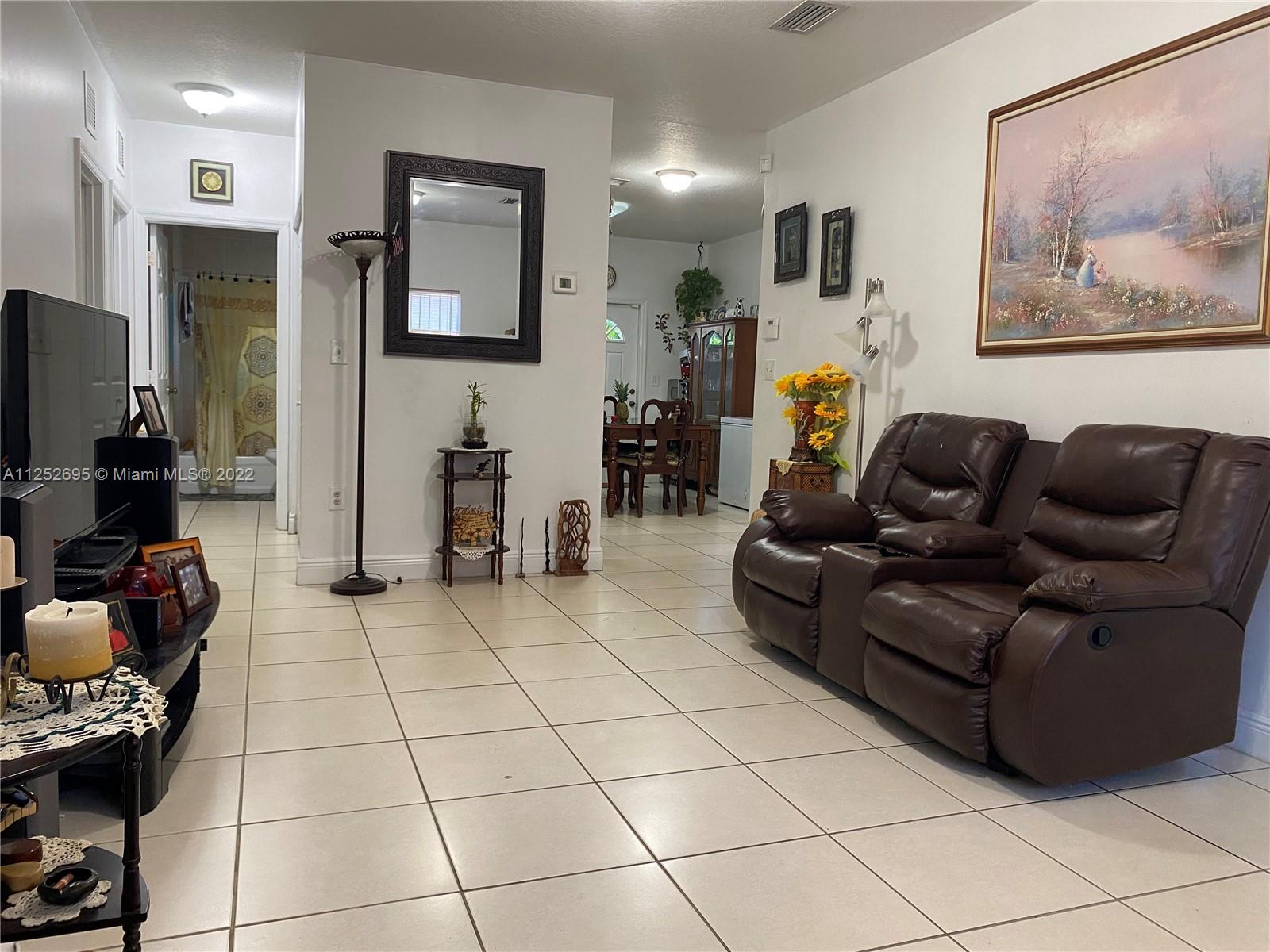 See details / 2715 sq. ft. $ 2022-11-23 0 Photo