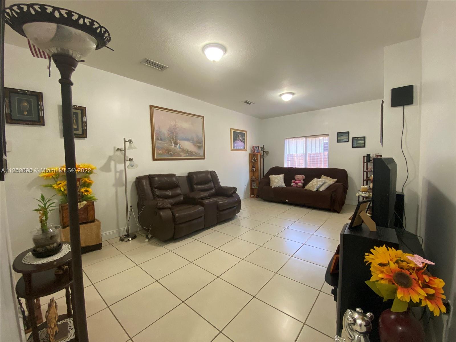 See details / 2715 sq. ft. $ 2022-11-23 0 Photo