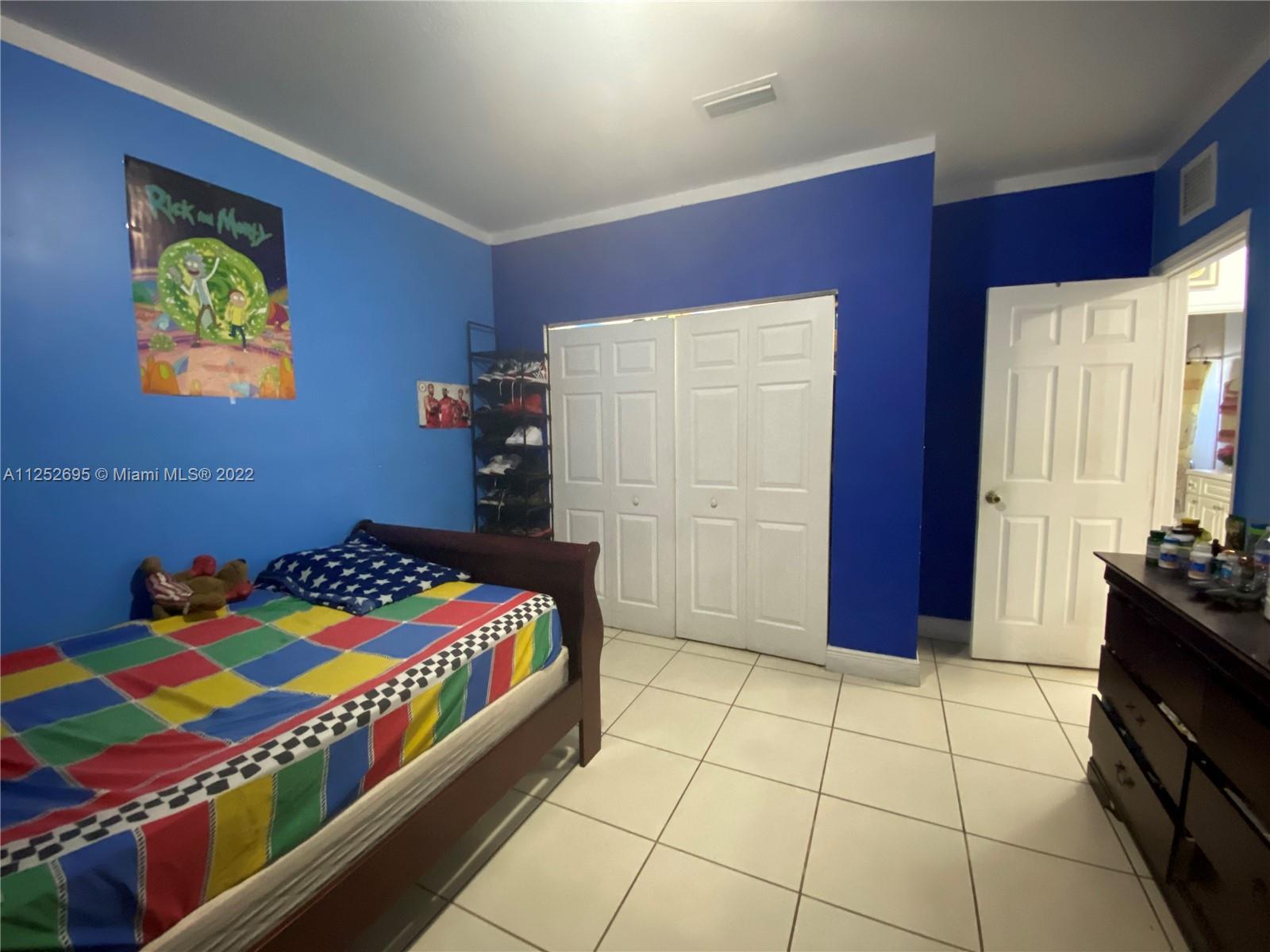 See details / 2715 sq. ft. $ 2022-11-23 0 Photo