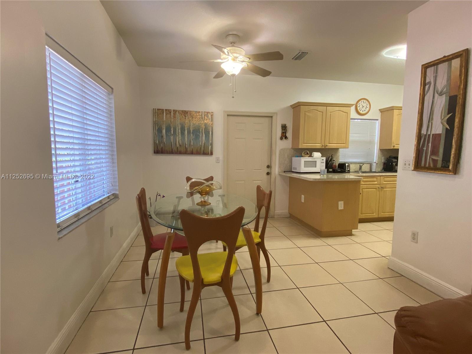 See details / 2715 sq. ft. $ 2022-11-23 0 Photo
