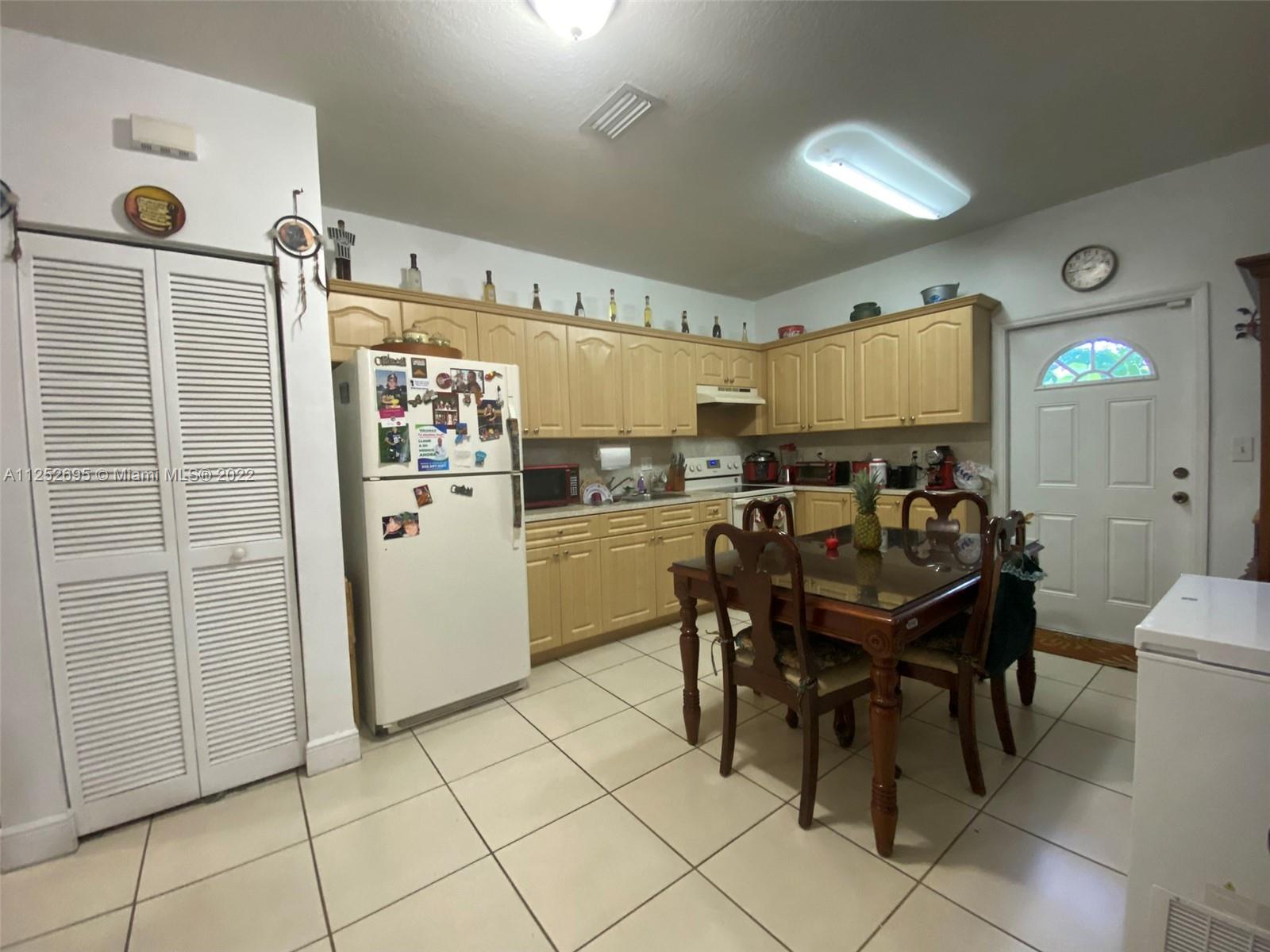 See details / 2715 sq. ft. $ 2022-11-23 0 Photo