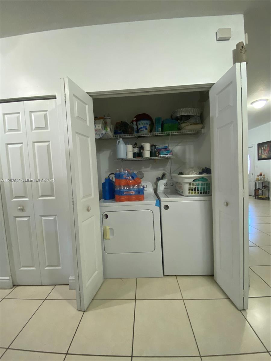 See details / 2715 sq. ft. $ 2022-11-23 0 Photo
