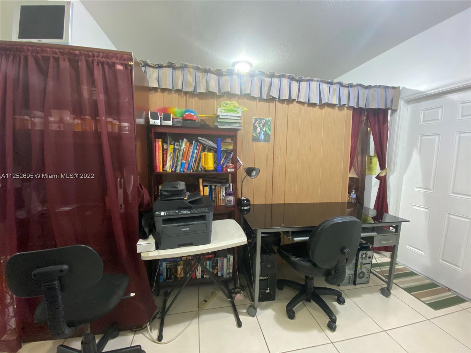 See details / 2715 sq. ft. $ 2022-11-23 0 Photo