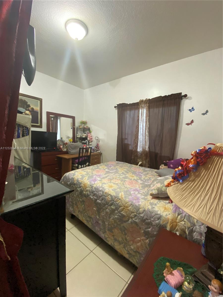 See details / 2715 sq. ft. $ 2022-11-23 0 Photo