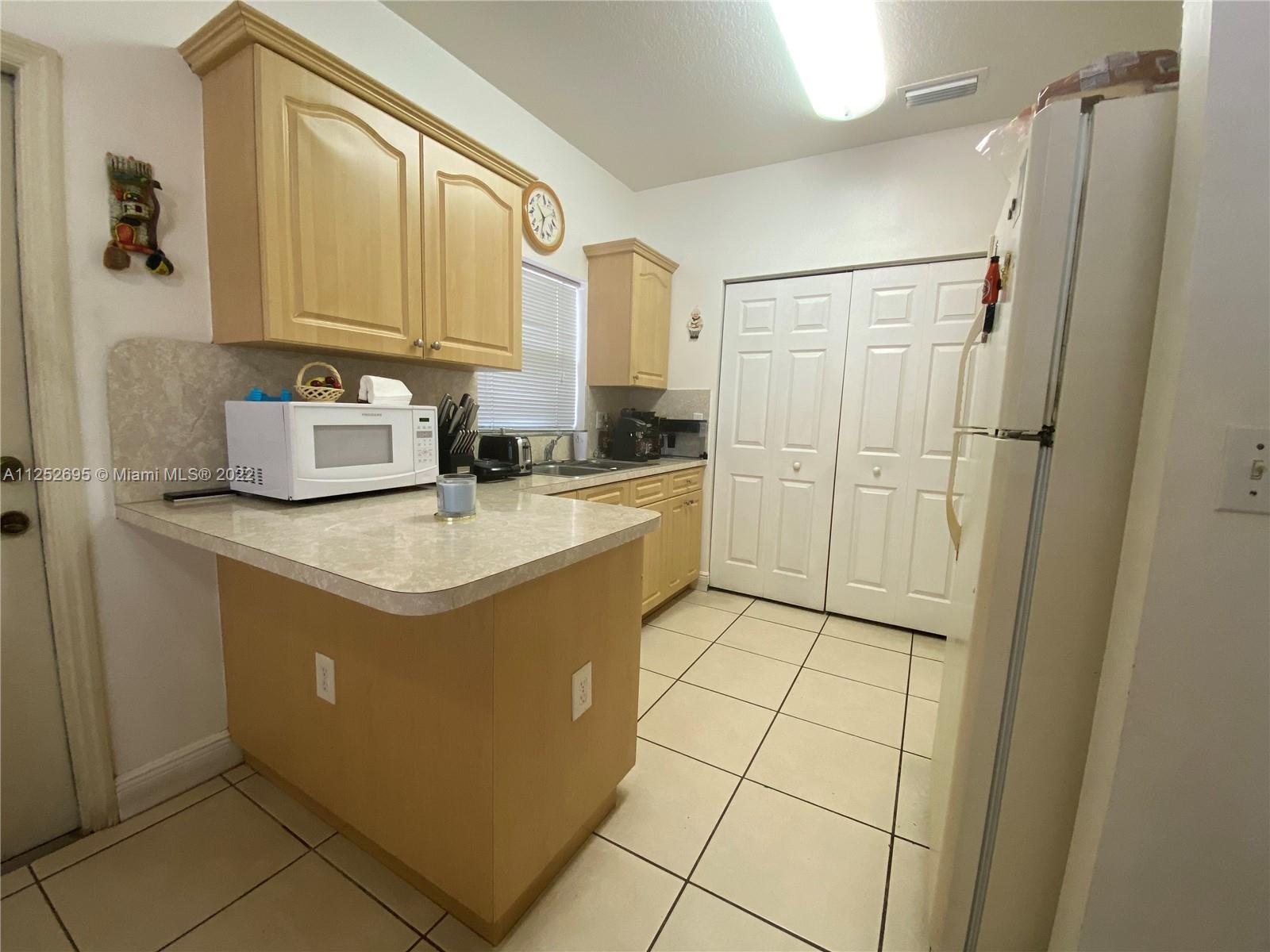 See details / 2715 sq. ft. $ 2022-11-23 0 Photo