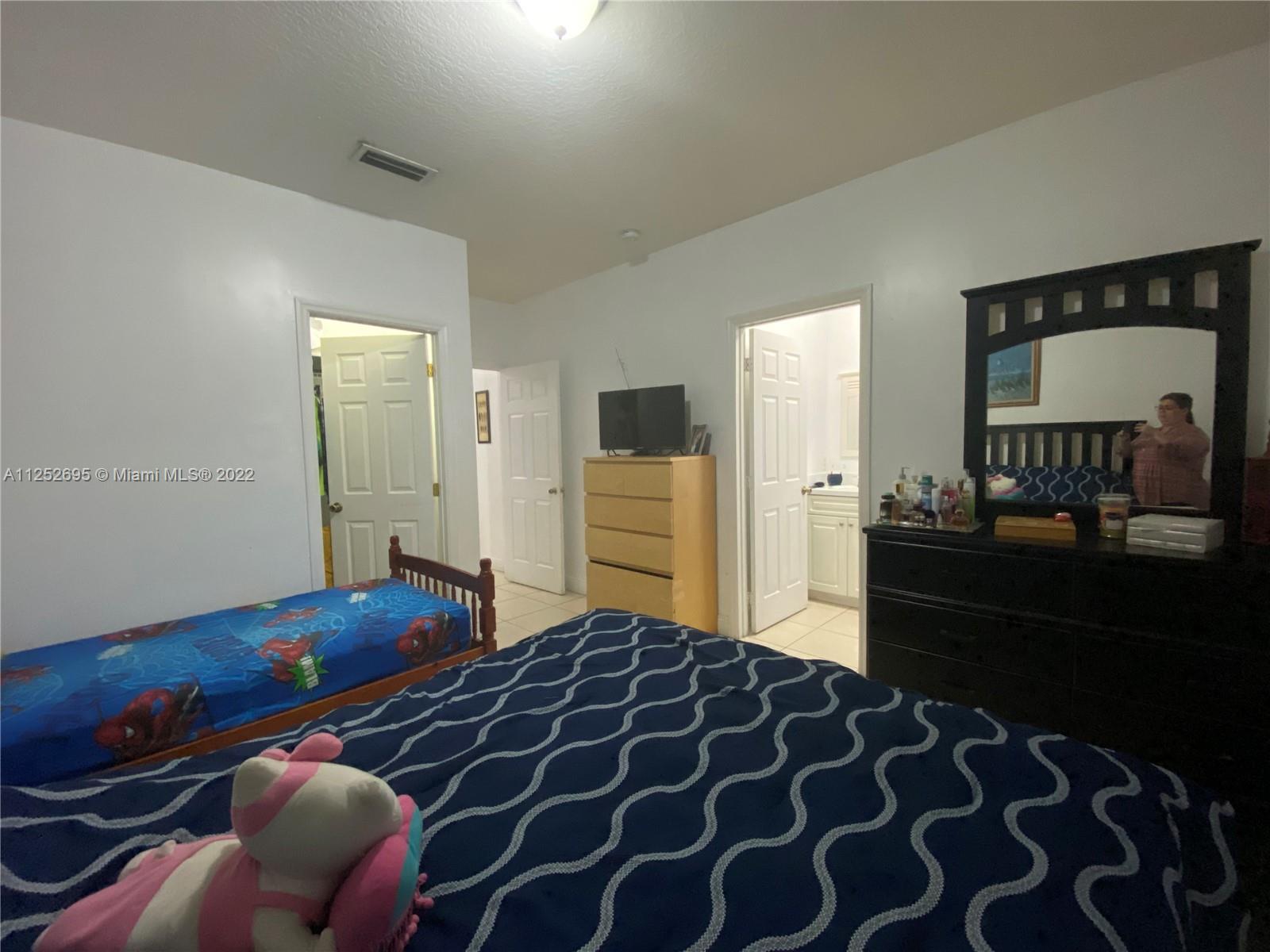 See details / 2715 sq. ft. $ 2022-11-23 0 Photo