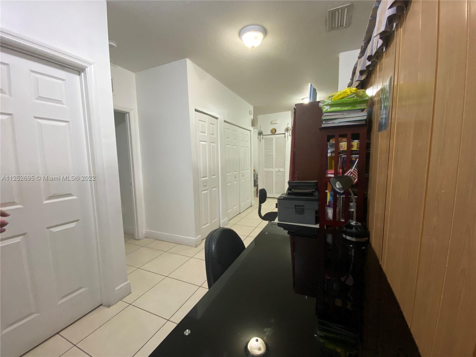 See details / 2715 sq. ft. $ 2022-11-23 0 Photo