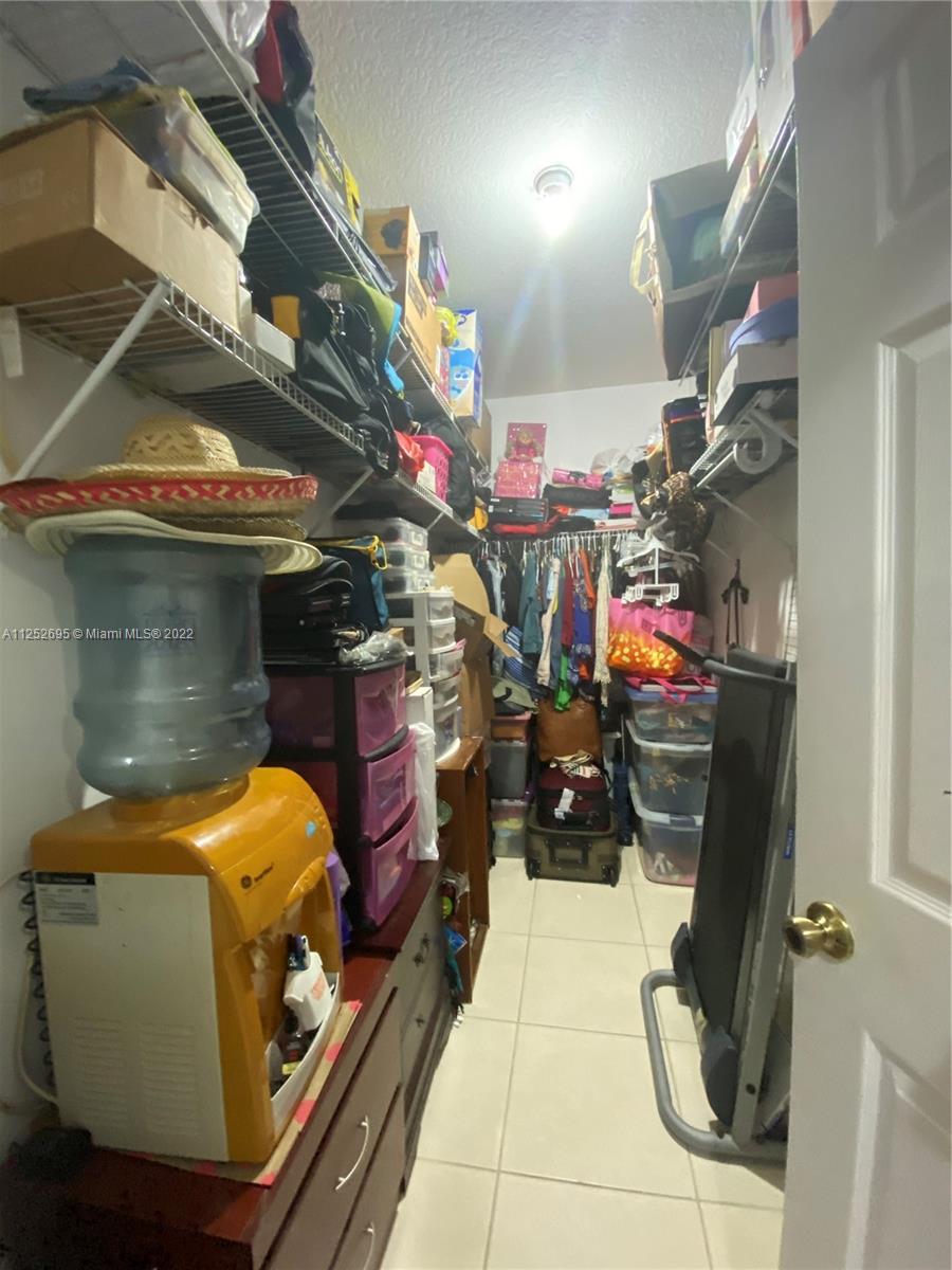 See details / 2715 sq. ft. $ 2022-11-23 0 Photo