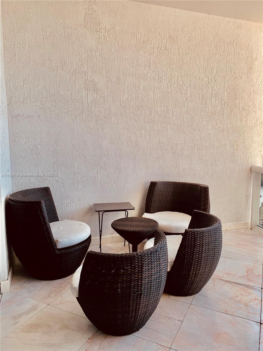 Ver detalles 3806 3 / 4 2558 sq. ft. $ 2022-08-06 0 foto