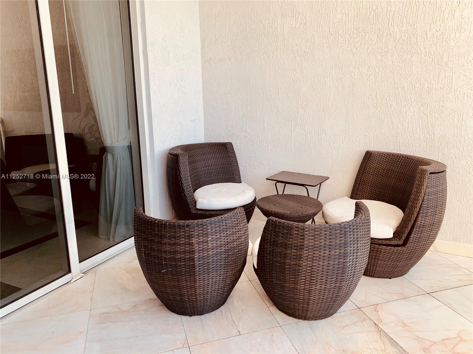 Ver detalles 3806 3 / 4 2558 sq. ft. $ 2022-08-06 0 foto