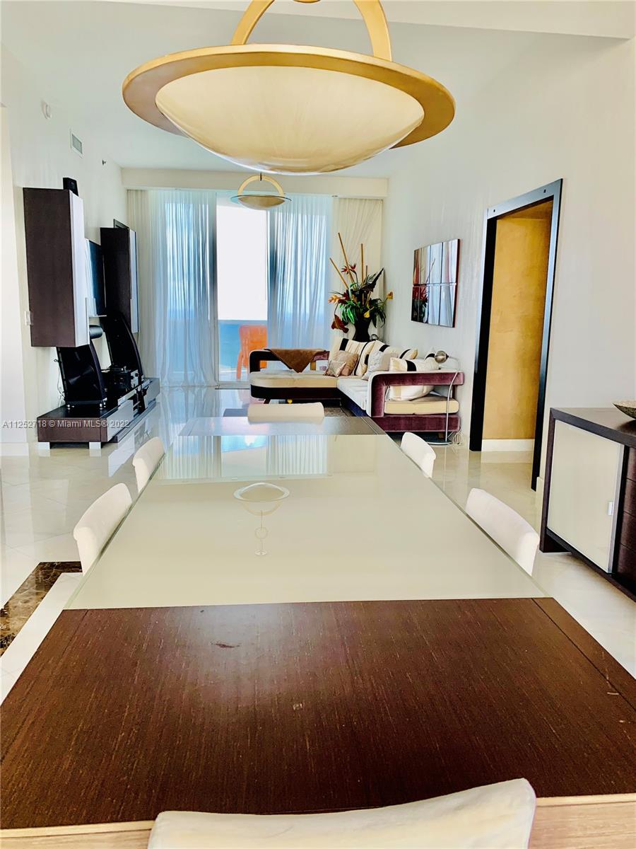 Ver detalles 3806 3 / 4 2558 sq. ft. $ 2022-08-06 0 foto