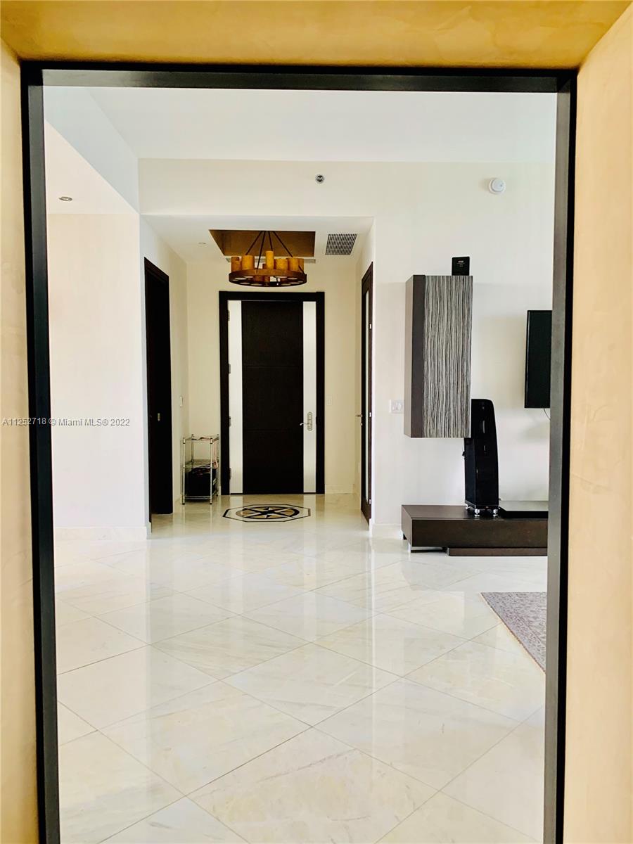Ver detalles 3806 3 / 4 2558 sq. ft. $ 2022-08-06 0 foto