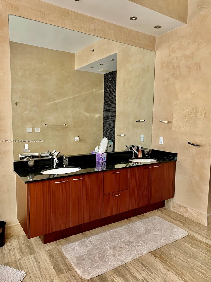 Ver detalles 3806 3 / 4 2558 sq. ft. $ 2022-08-06 0 foto
