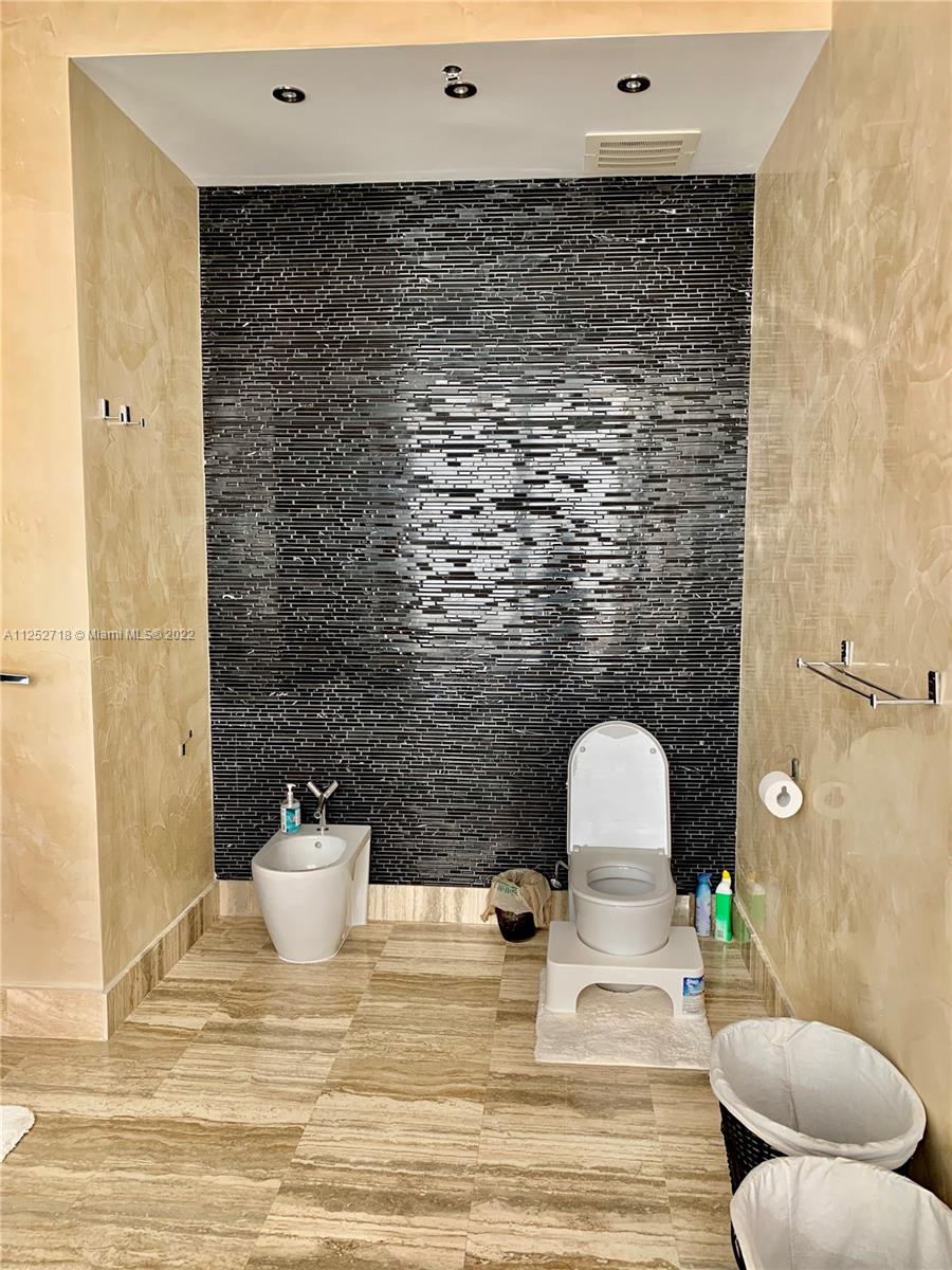 Ver detalles 3806 3 / 4 2558 sq. ft. $ 2022-08-06 0 foto
