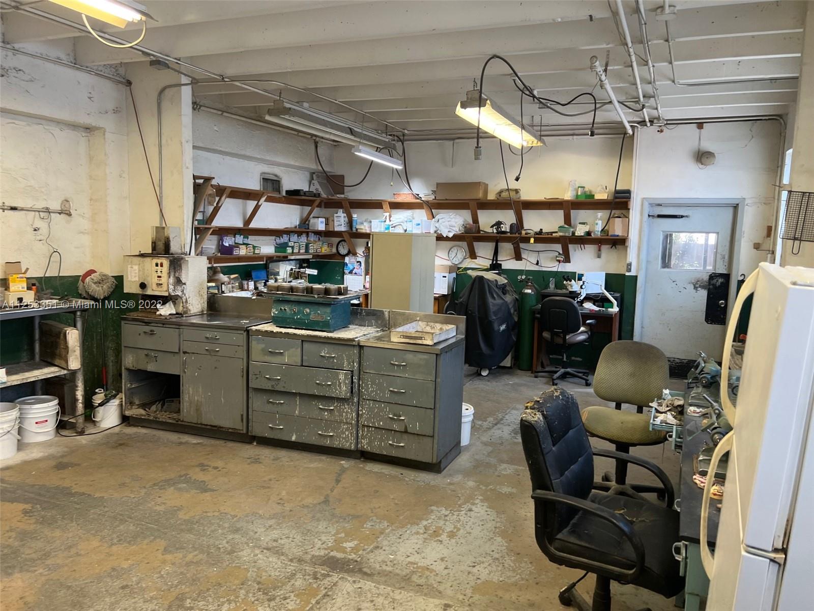 See details / sq. ft. $ 2022-12-20 0 Photo