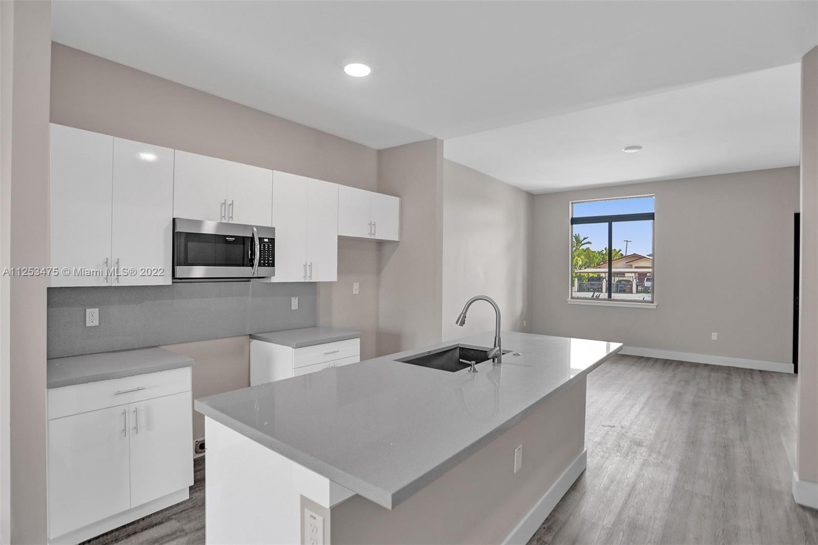 See details / 2920 sq. ft. $ 2022-10-21 0 Photo