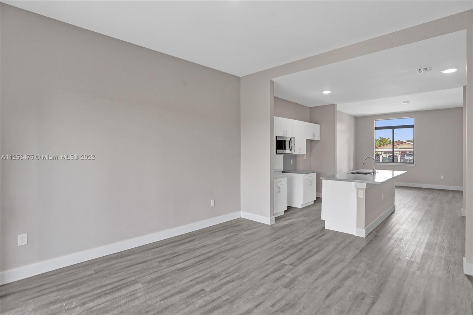 See details / 2920 sq. ft. $ 2022-10-21 0 Photo