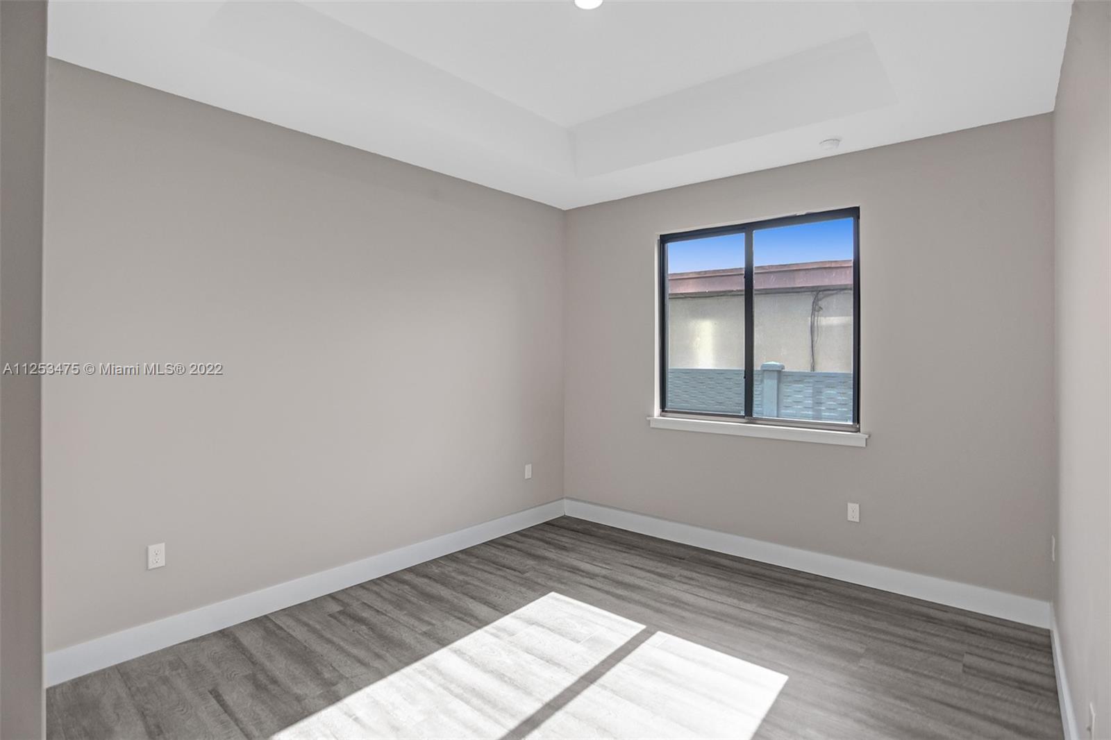 See details / 2920 sq. ft. $ 2022-10-21 0 Photo