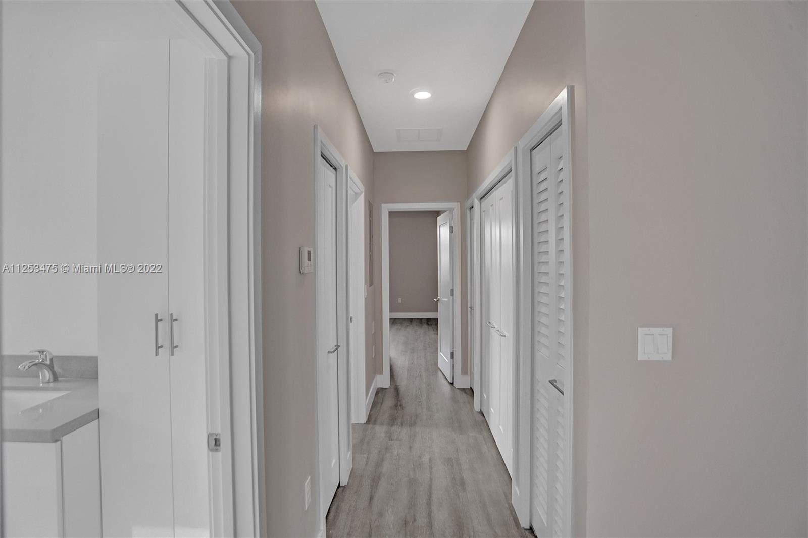 See details / 2920 sq. ft. $ 2022-10-21 0 Photo