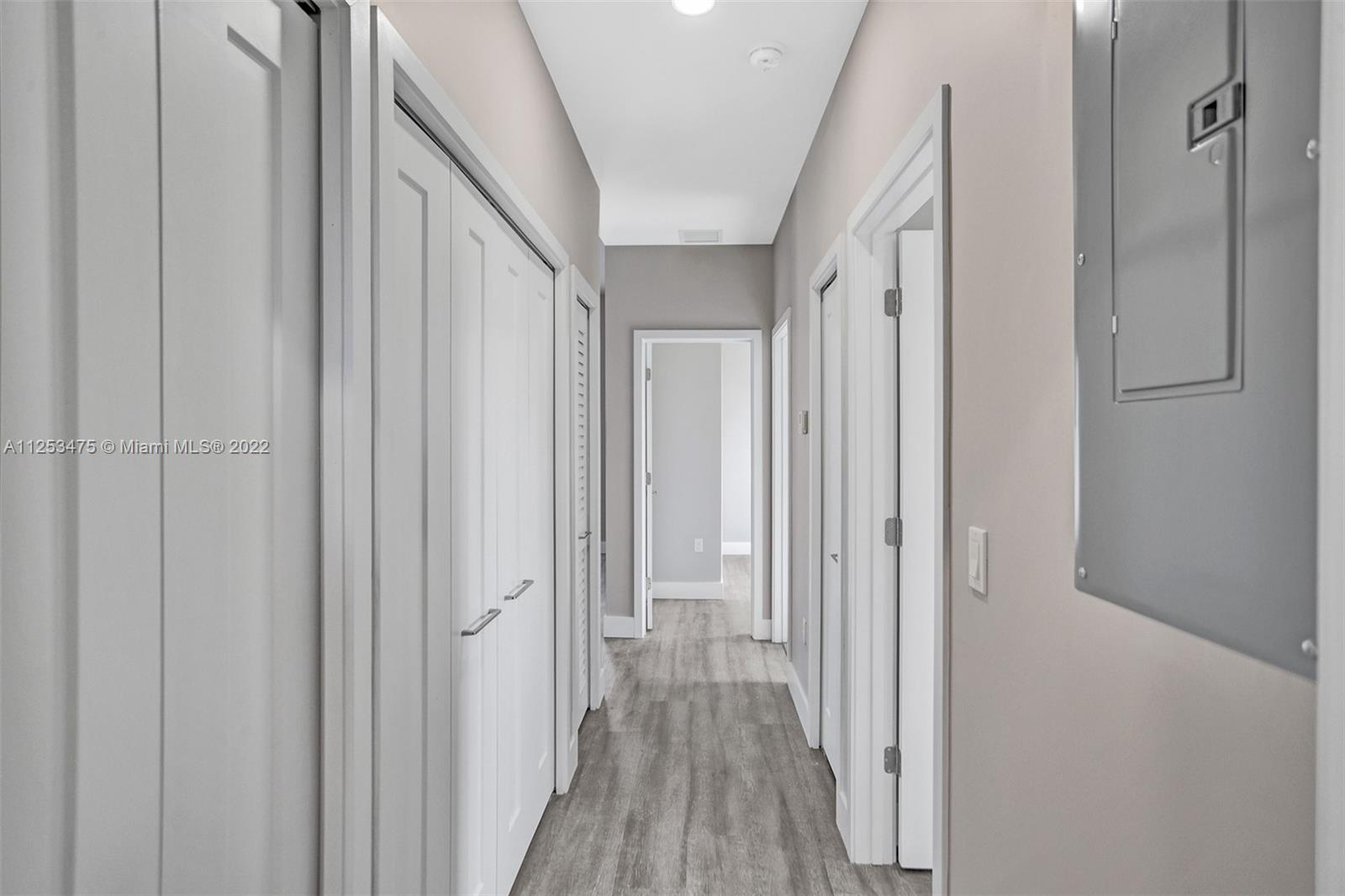 See details / 2920 sq. ft. $ 2022-10-21 0 Photo