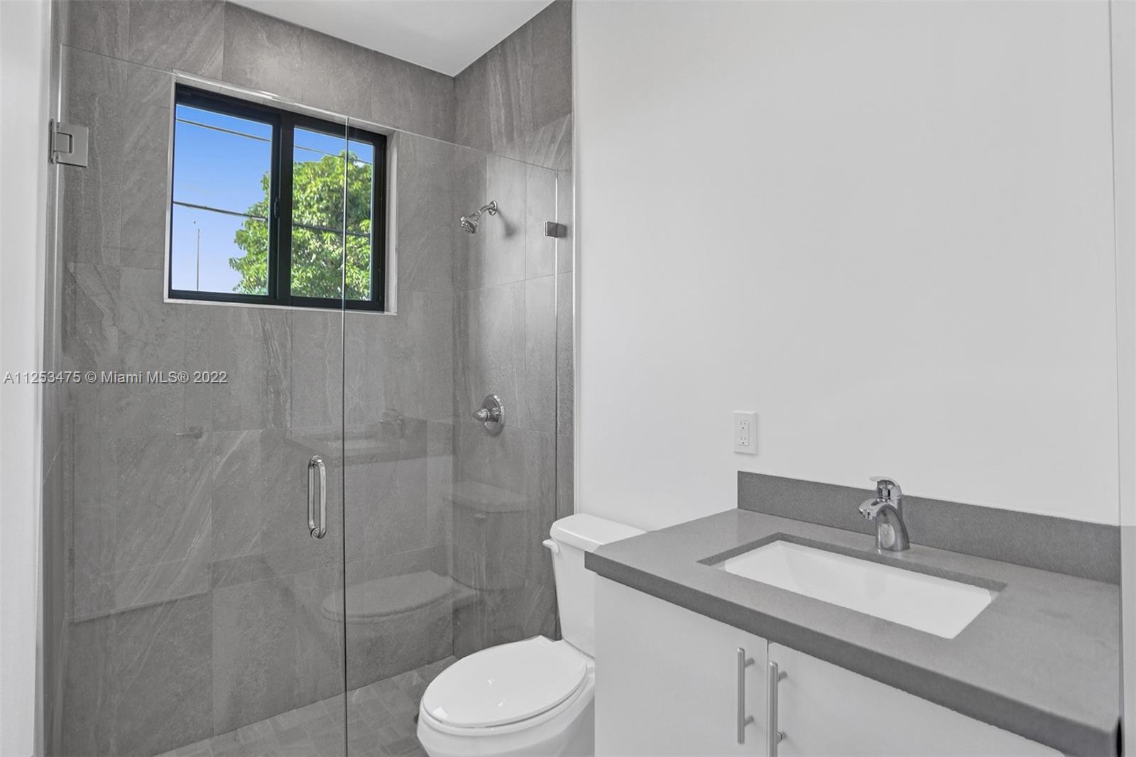 See details / 2920 sq. ft. $ 2022-10-21 0 Photo
