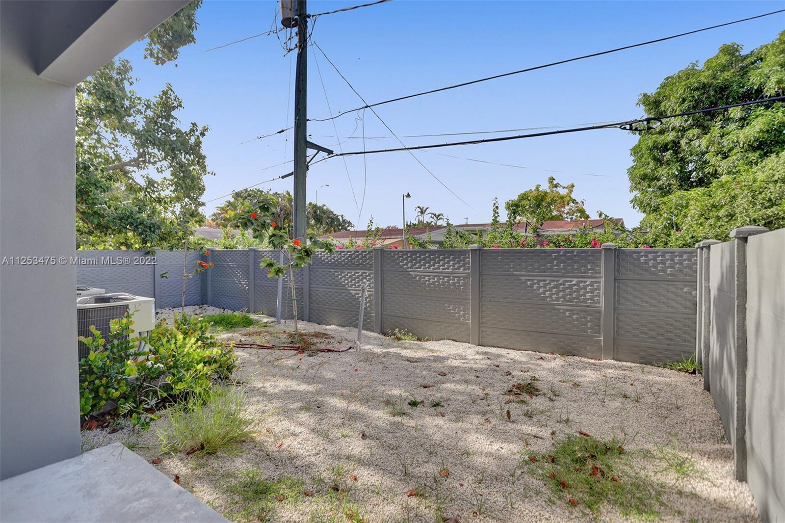 See details / 2920 sq. ft. $ 2022-10-21 0 Photo