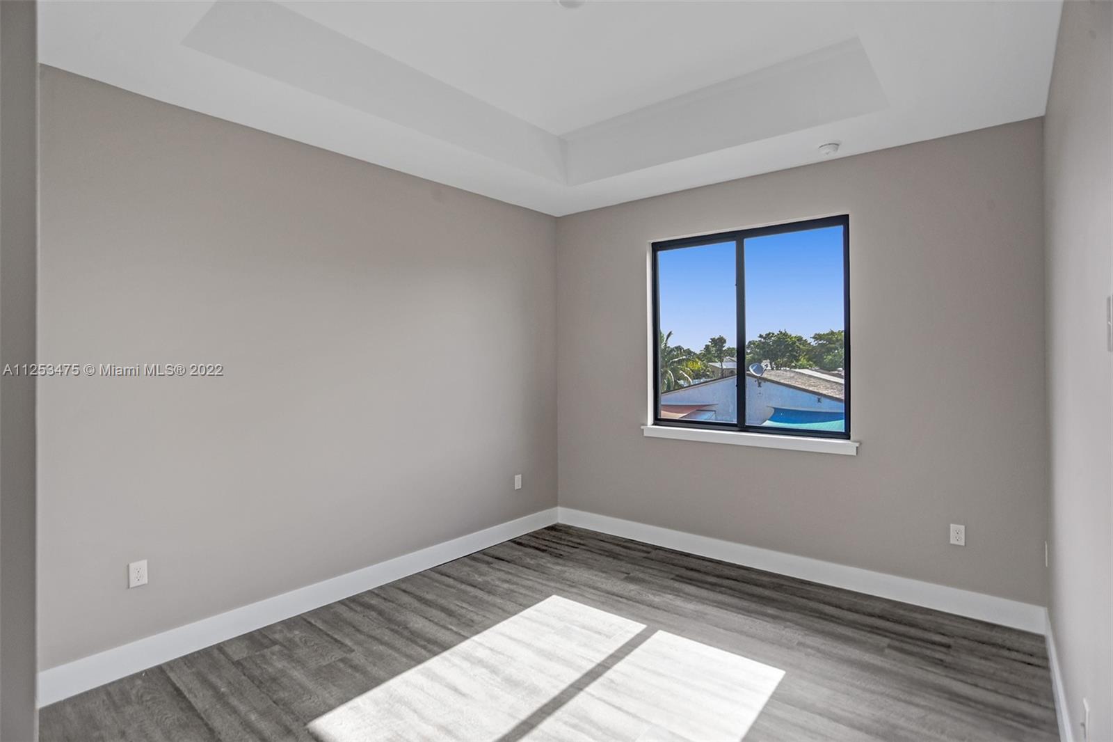 See details / 2920 sq. ft. $ 2022-10-21 0 Photo
