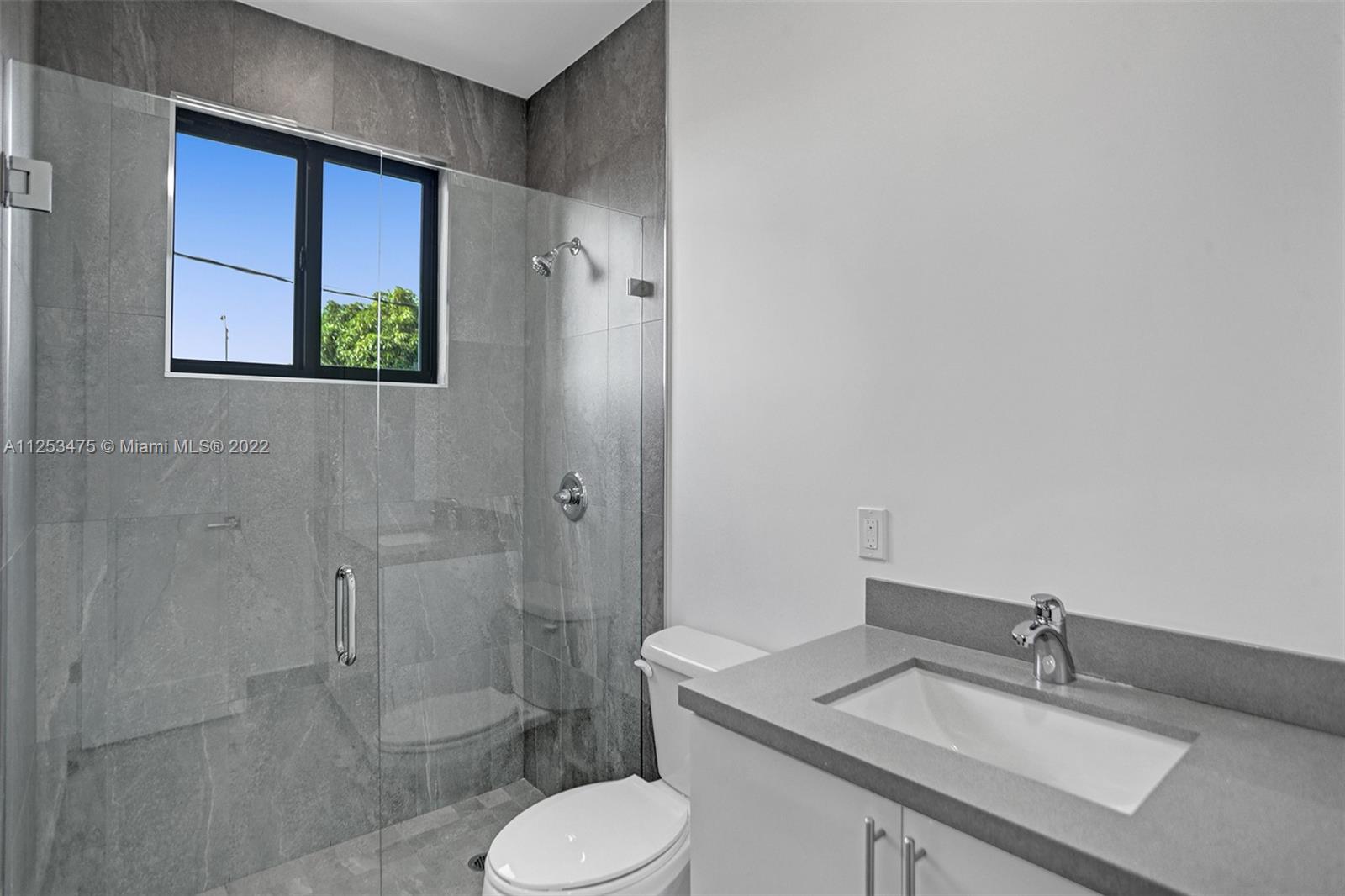 See details / 2920 sq. ft. $ 2022-10-21 0 Photo