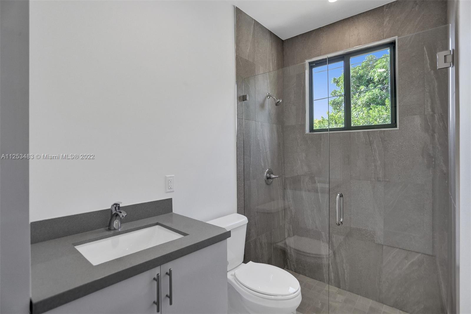 See details / 2920 sq. ft. $ 2022-10-21 0 Photo