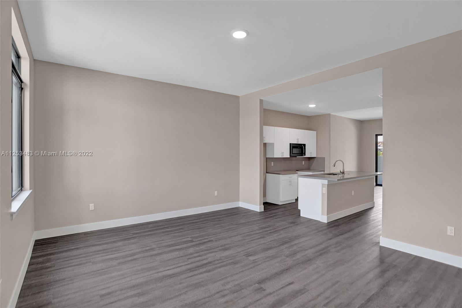 See details / 2920 sq. ft. $ 2022-10-21 0 Photo