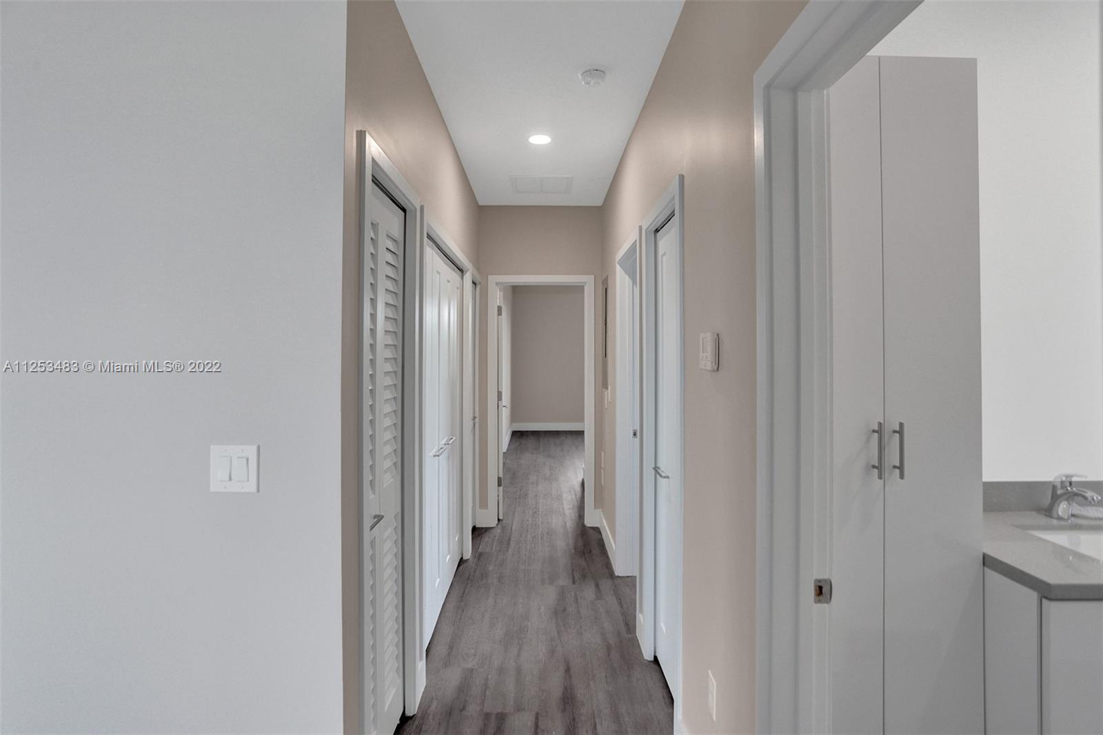 See details / 2920 sq. ft. $ 2022-10-21 0 Photo