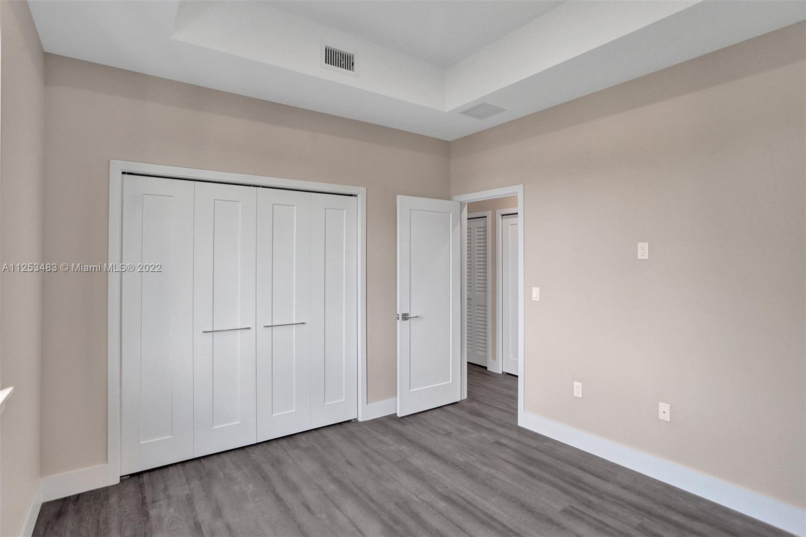 See details / 2920 sq. ft. $ 2022-10-21 0 Photo