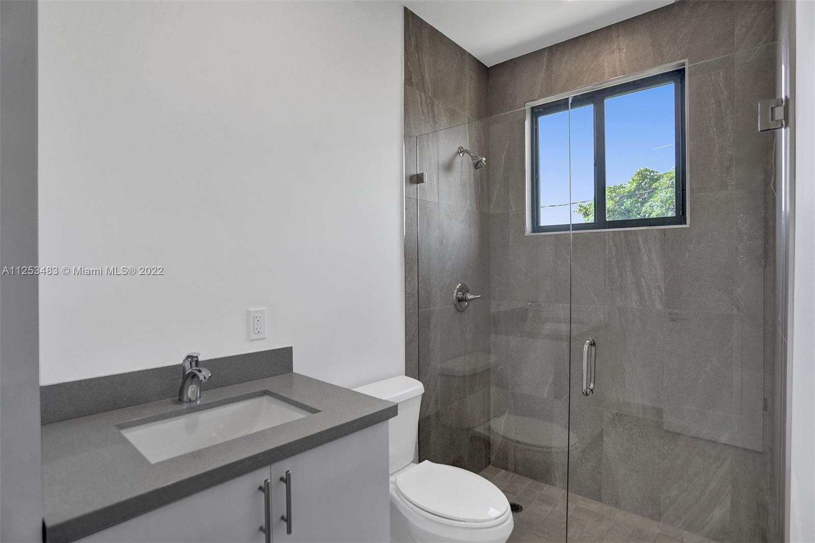 See details / 2920 sq. ft. $ 2022-10-21 0 Photo