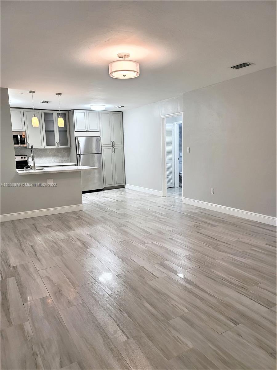 See details / 1540 sq. ft. $ 2022-08-12 0 Photo