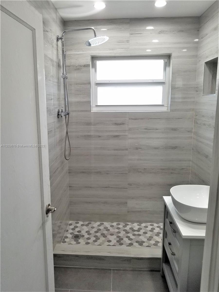 See details / 1540 sq. ft. $ 2022-08-12 0 Photo