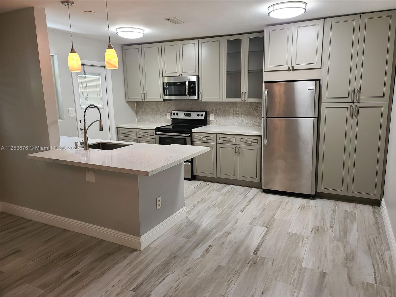 See details / 1540 sq. ft. $ 2022-08-12 0 Photo