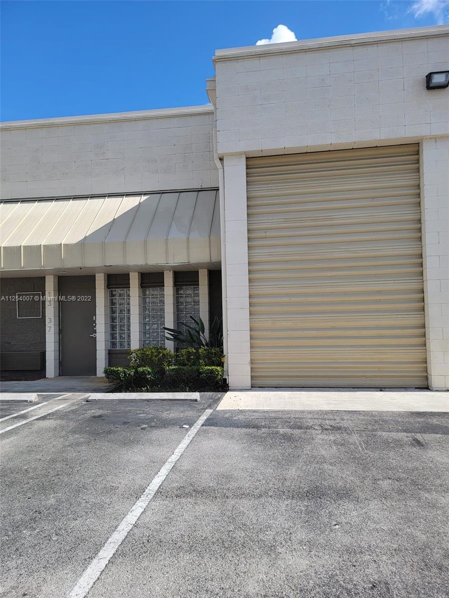 See details / sq. ft. $ 2022-08-09 0 Photo