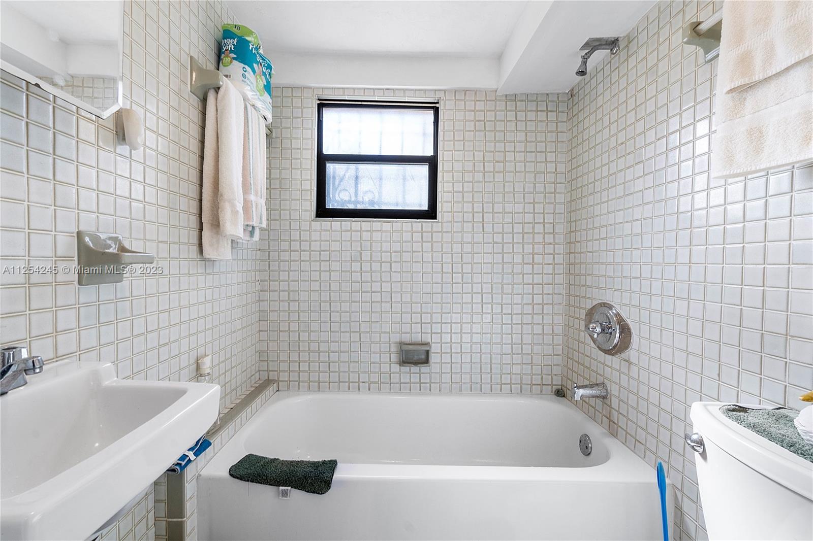 See details / sq. ft. $ 2023-01-09 0 Photo