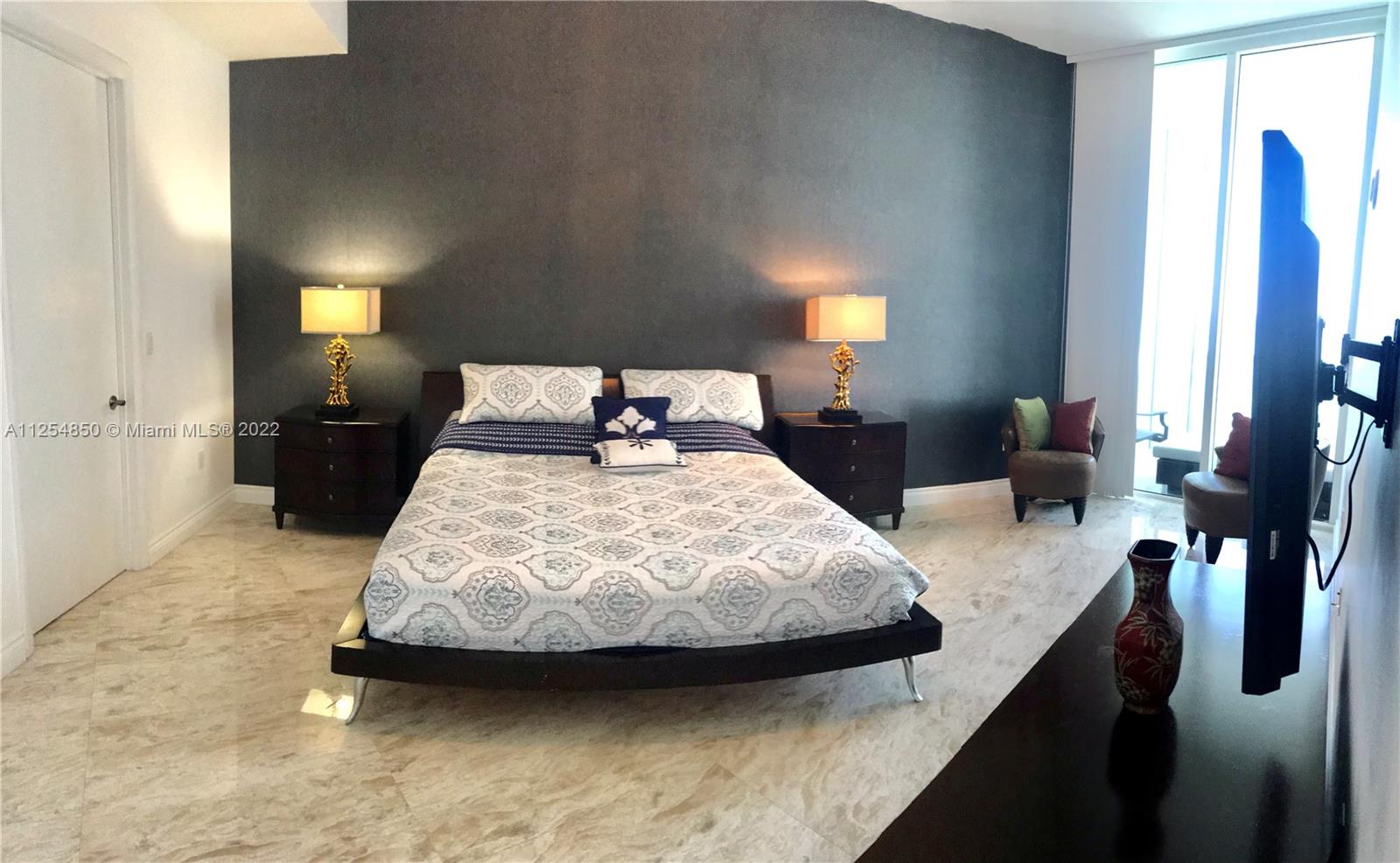 Ver detalles 3707 3 / 3 2106 sq. ft. $ 2022-09-14 0 foto