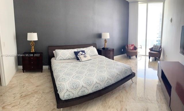 Ver detalles 3707 3 / 3 2106 sq. ft. $ 2022-09-14 0 foto