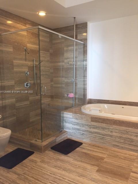 Ver detalles 3707 3 / 3 2106 sq. ft. $ 2022-09-14 0 foto
